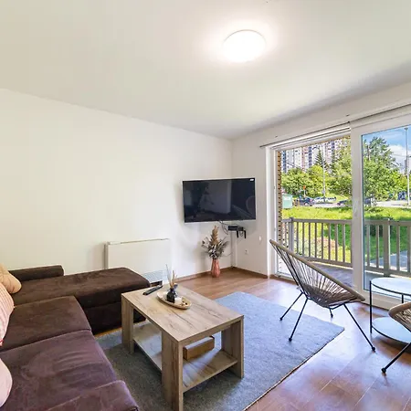 And Wood Design - Near Airport With Free Parking Apartamento Saraievo