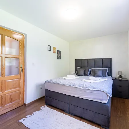 Apartamento And Wood Design - Near Airport With Free Parking