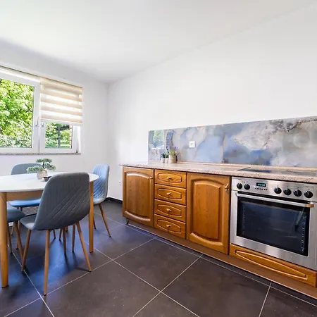 Apartamento And Wood Design - Near Airport With Free Parking *
