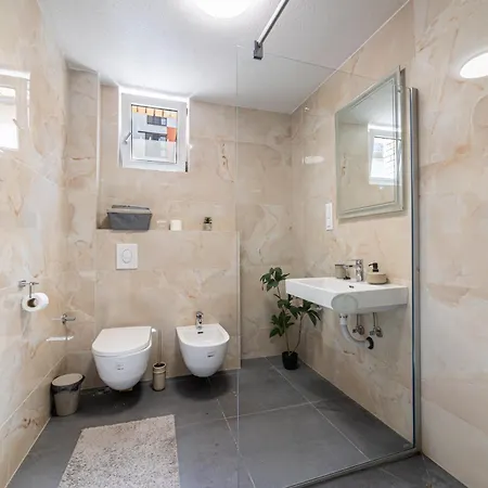 And Wood Design - Near Airport With Free Parking Apartamento Saraievo