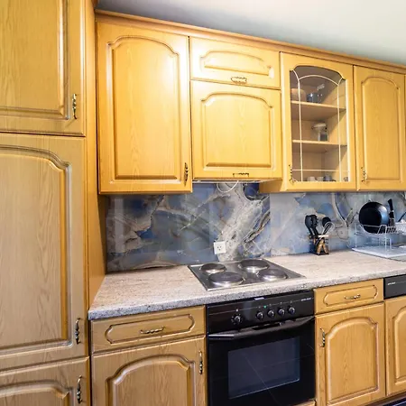 And Wood Design - Near Airport With Free Parking Apartamento