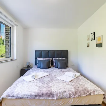 And Wood Design - Near Airport With Free Parking Saraievo