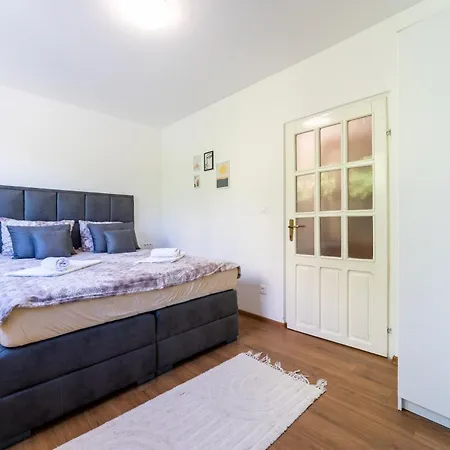 Apartamento And Wood Design - Near Airport With Free Parking