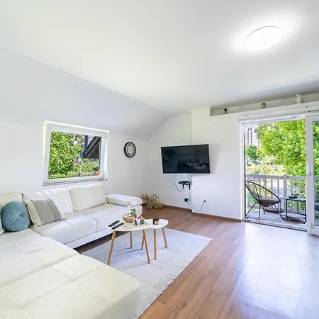 And Wood Design - Near Airport With Free Parking Apartamento